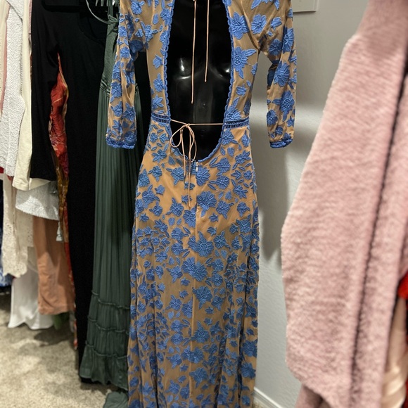 For love and lemons 🍋 Temecula Maxi  Dress long sleeve. New without tags. Medium - Picture 5 of 6